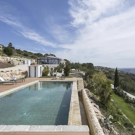 Madre Villa